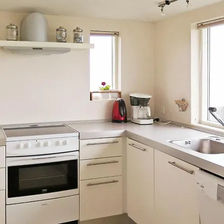Two-bedroom Holiday In 23 بيت للعطل ليمفج